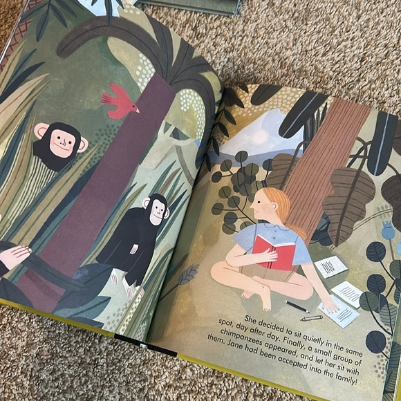 2x Hardcover Books - Picture 5 of 9